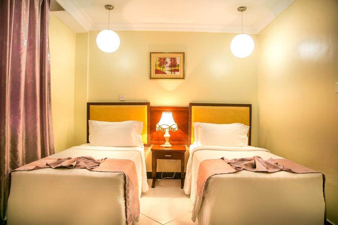 Kebbys Hotel Дар ес Саалам Екстериор снимка