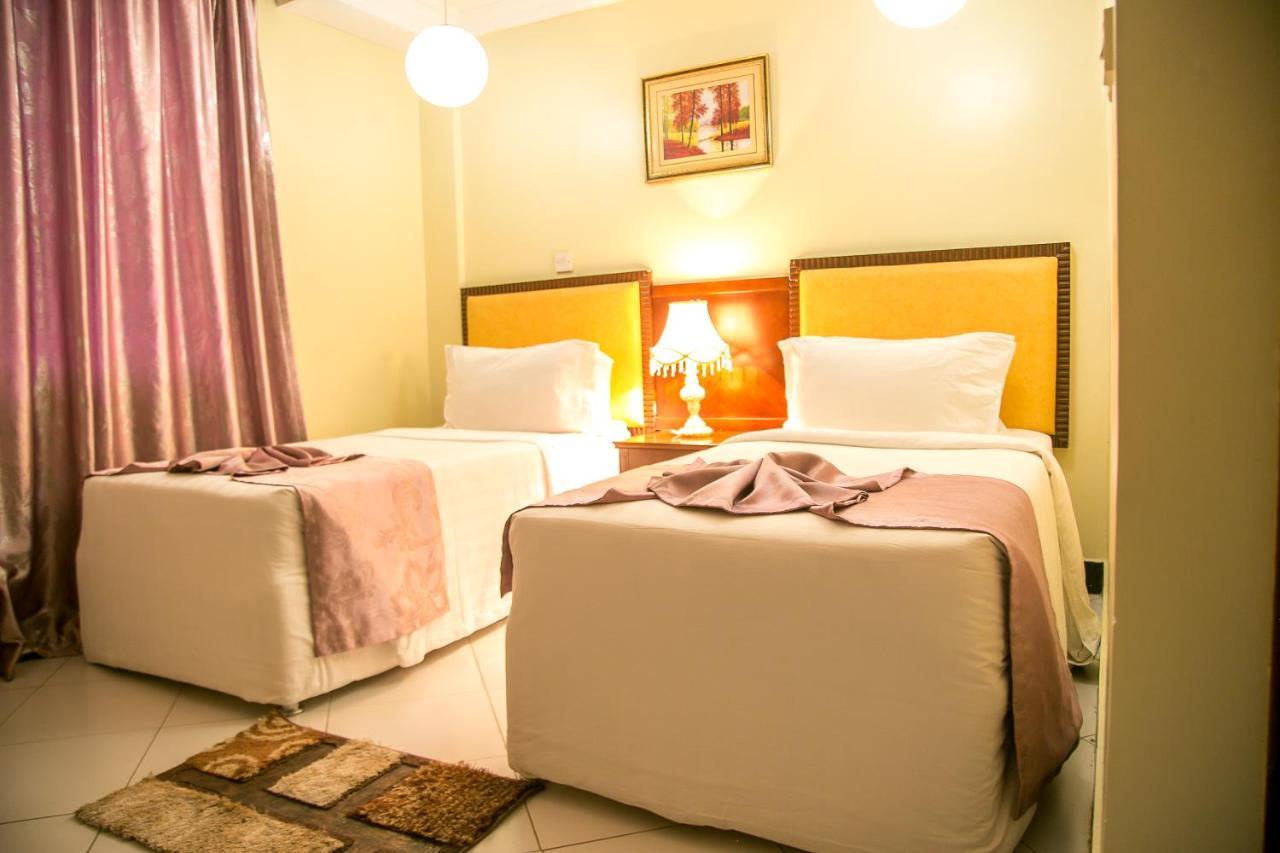 Kebbys Hotel Дар ес Саалам Екстериор снимка